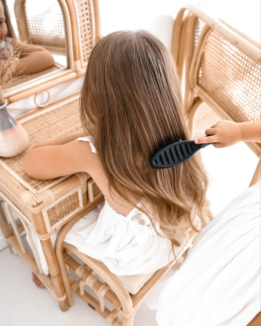 5 Erros Que Você Comete na Rotina Capilar do Seu Filho (E Como Corrigir